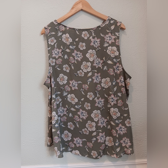 Mauroces Floral Sleeveless Sage Green Top 2xl XxL - Picture 6 of 6